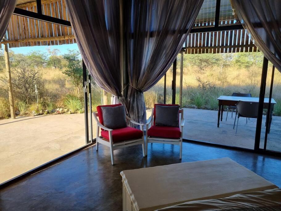 Hackberry House Black Thorn Cottage, Off Grid Khemsbok Exteriér fotografie